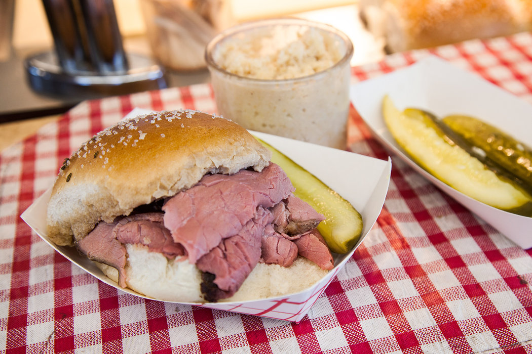 bánh mì Beef on Weck